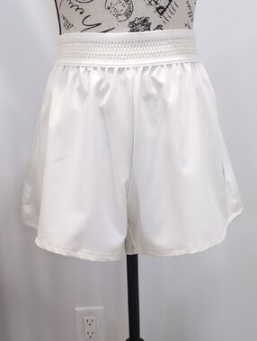 BEVERLY HILLS POLO CLUB | Women's Off-White High-Rise Lightweight Shorts